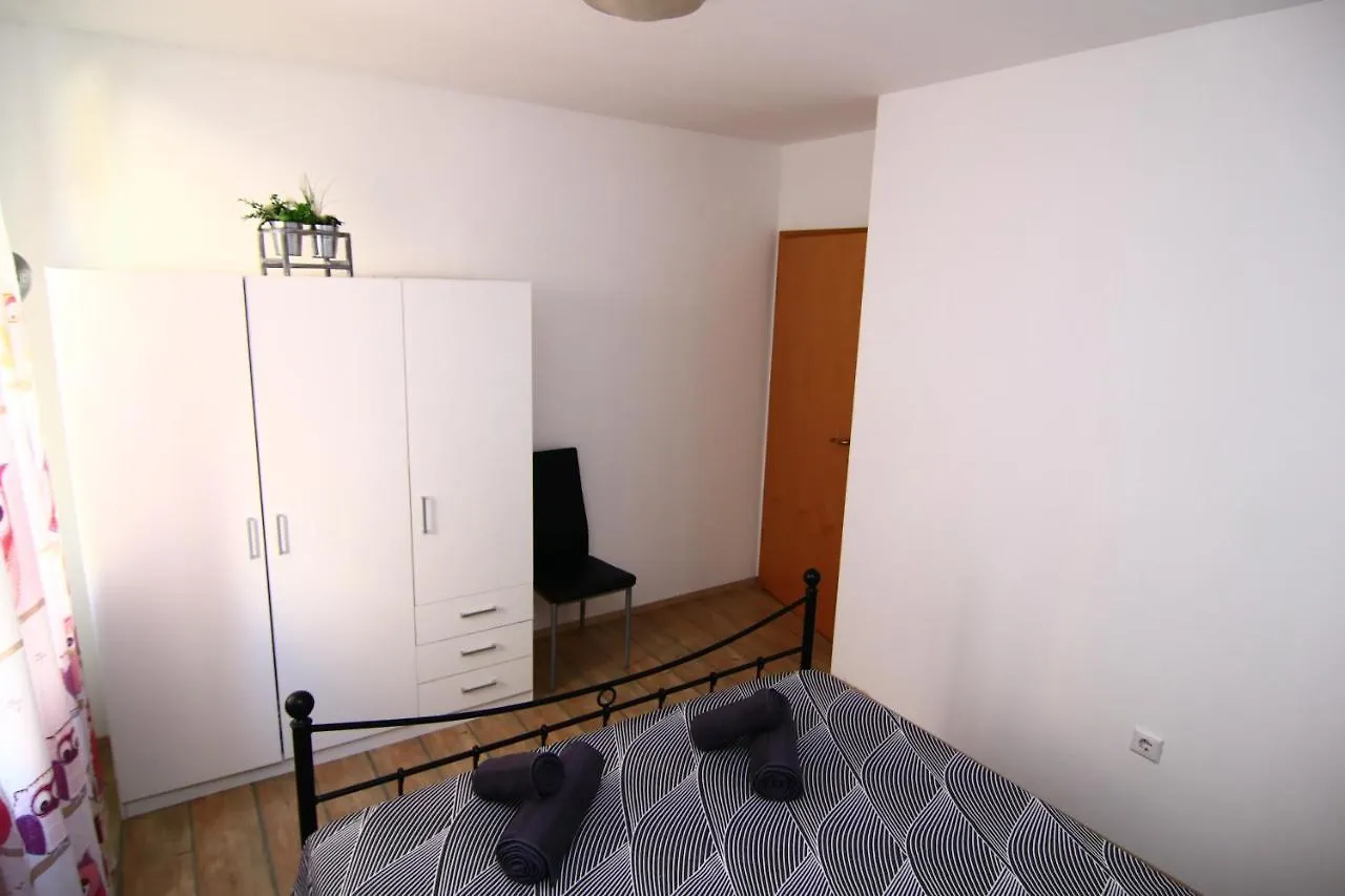 Manolo House Villa Pula 0*,  Croatia